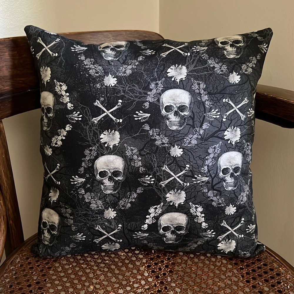 💀🖤Halloween Decorative Pillow